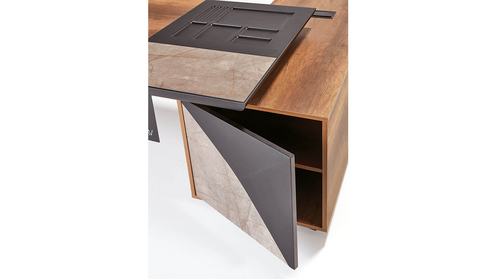 marwood_5e49a09aaa755_fly-4